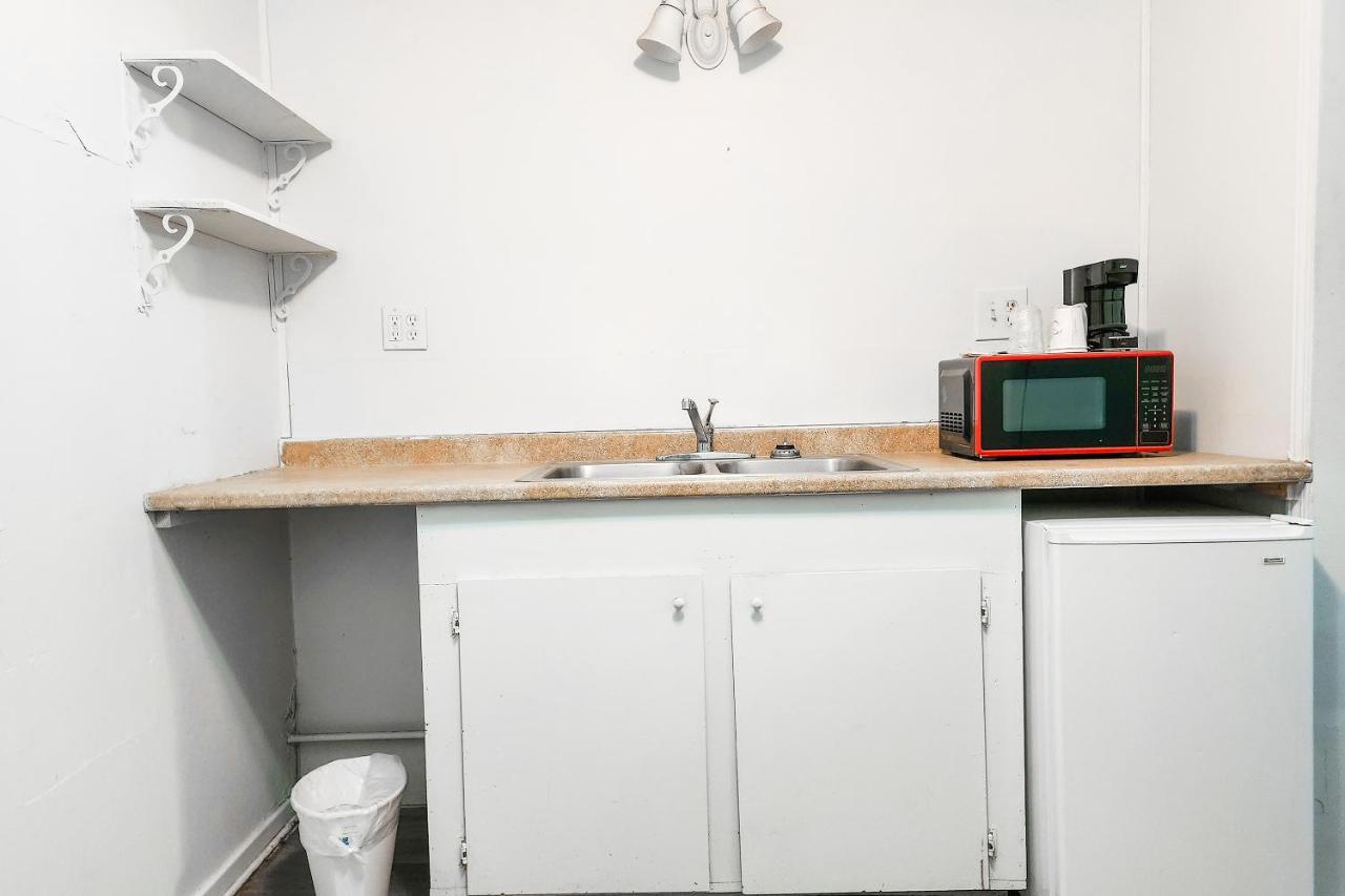 Oyo Hotel Colby, Ks Dış mekan fotoğraf