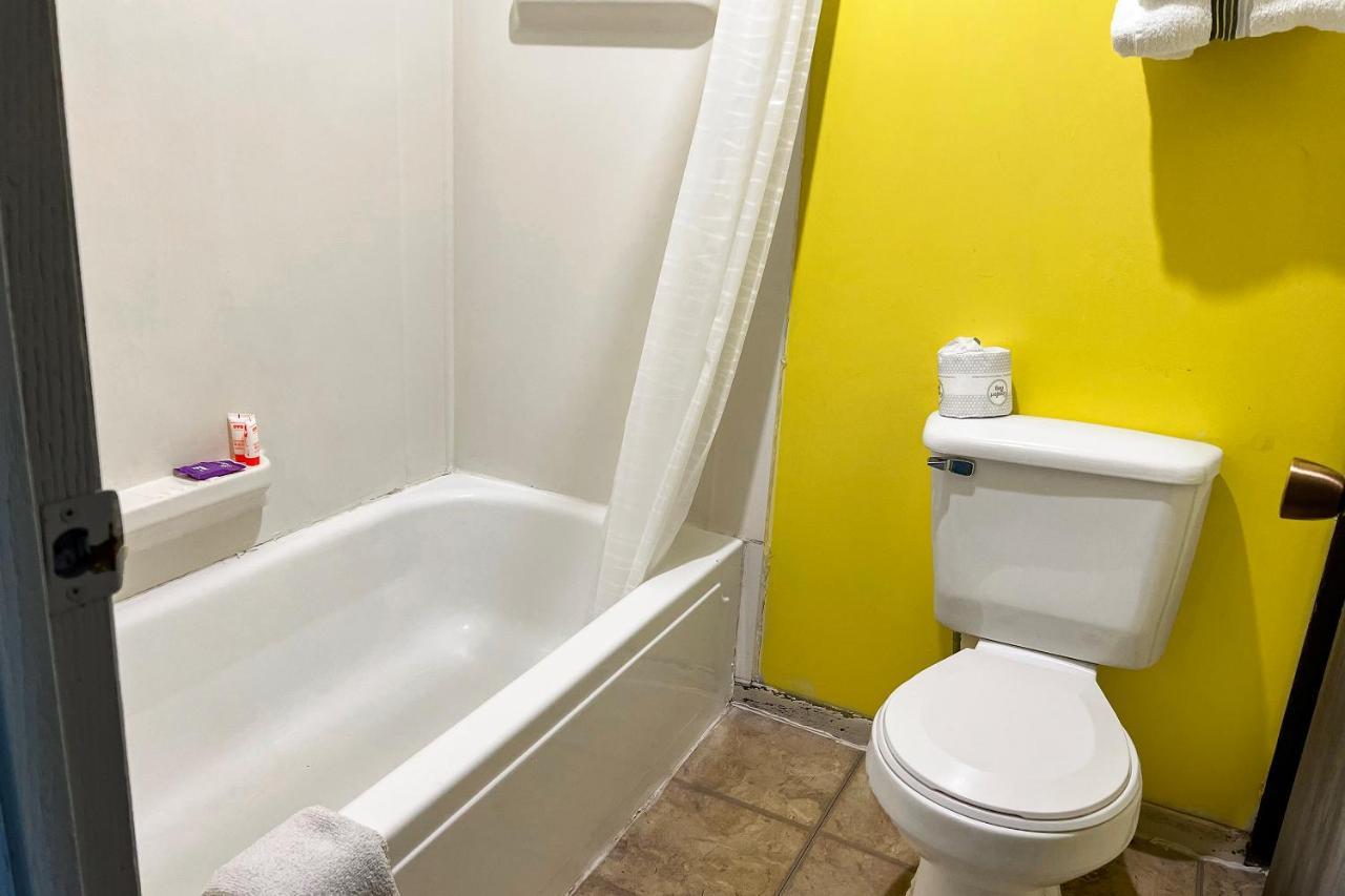 Oyo Hotel Colby, Ks Dış mekan fotoğraf