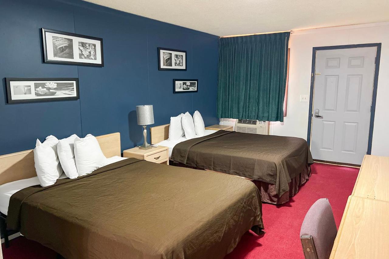 Oyo Hotel Colby, Ks Dış mekan fotoğraf