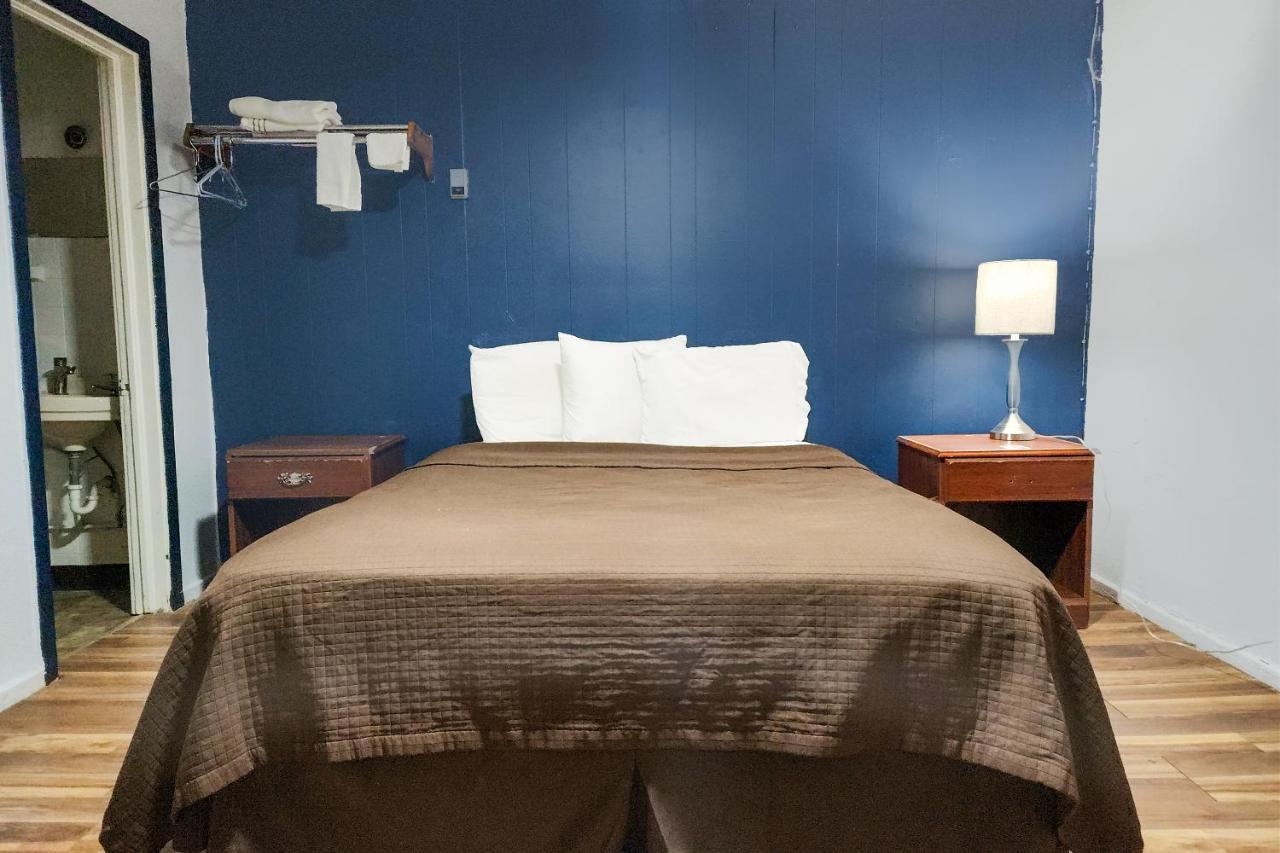 Oyo Hotel Colby, Ks Dış mekan fotoğraf